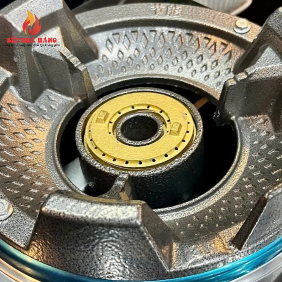 Bếp Gas Công Nghiệp Khè Lửa Inox 4 Họng